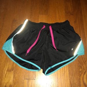 BLACK WORKOUT SHORTS
